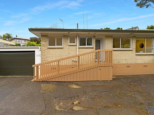 2/62 Cyclarama Crescent, Massey