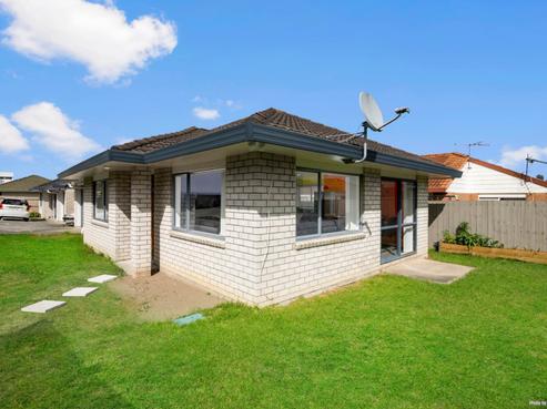 55 Robert Skelton Place, Clendon Park
