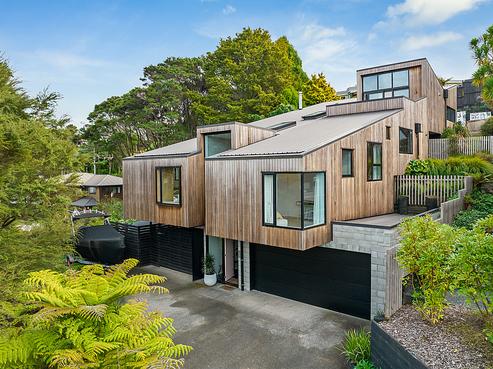 9 Mccahon Place, Titirangi