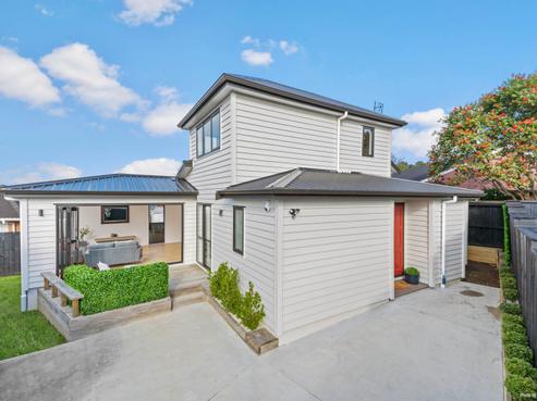 11 Borrowdace Avenue, Botany Downs