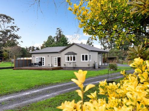 8 Lucien Place, Whitikahu