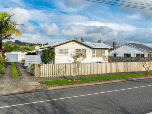 68 Valley Road, Hikurangi