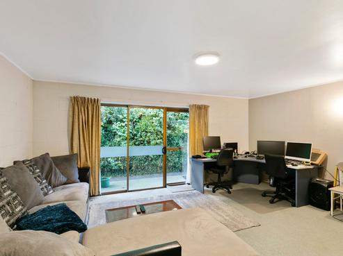 2/273 Grounsell Crescent, Belmont