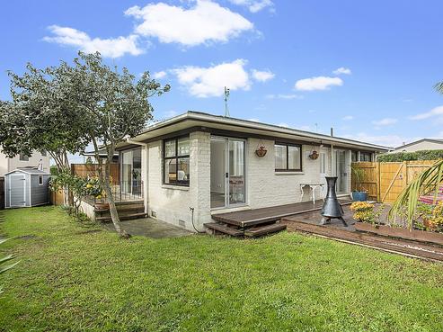 2/15 Riverview Road, Panmure