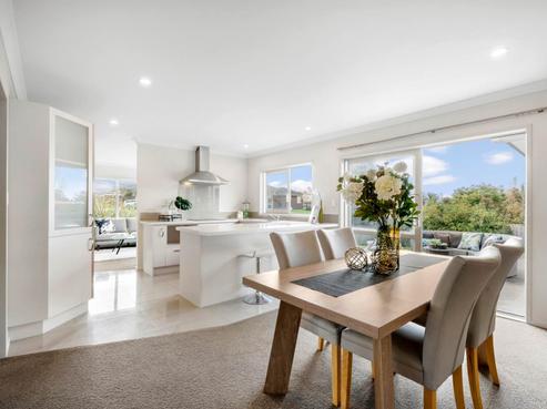 6 Neill Boak Place, Beachlands