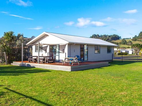 47 Charles Green Drive, Cooks Beach