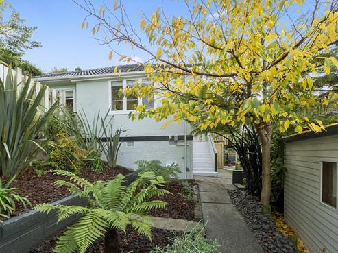 13 Wavell Street, Karori
