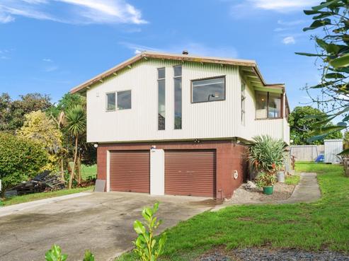 9 Yates Street, Otaki Beach