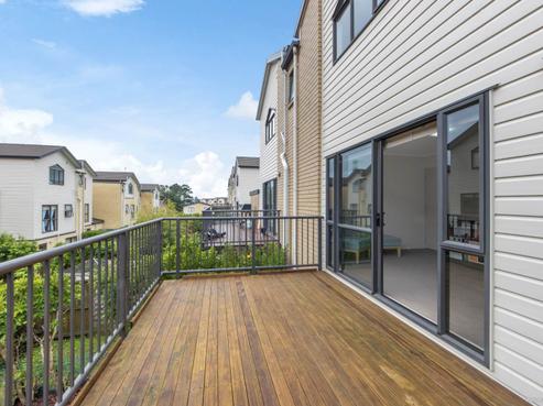 9/172 Mcleod Road, Te Atatu South