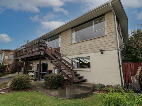 15 Clyde Carr Crescent, Waimataitai