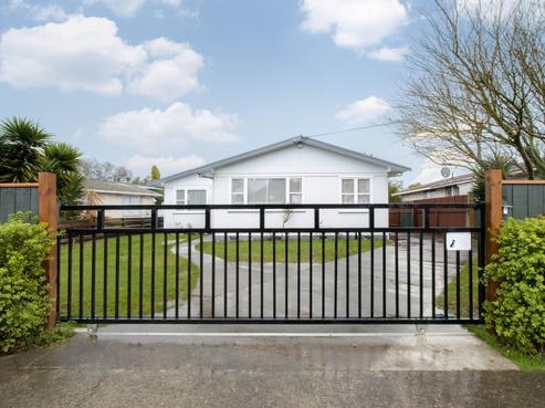 135 Riverbend Road, Onekawa