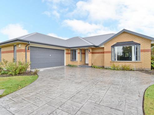 7 Bering Street, Northwood
