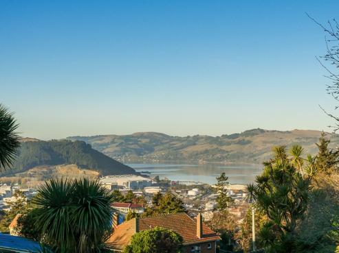 8 City Road, Roslyn