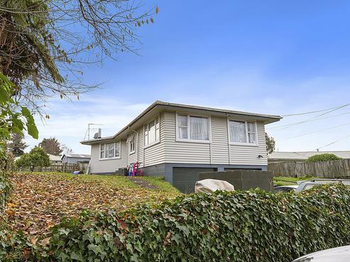 20 Lisa Crescent, Mangakakahi