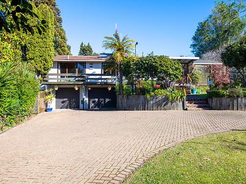 302 Sunset Road, Sunnybrook