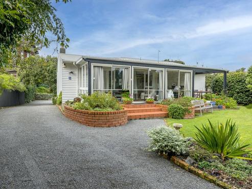 48 Field Way, Waikanae Beach