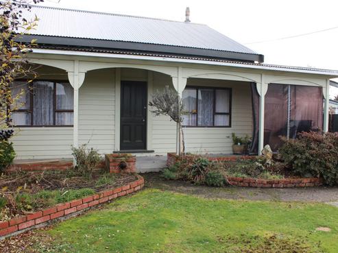 8 Burns Street, Milton