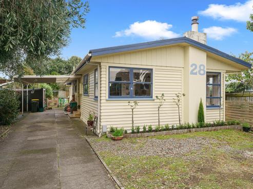 28 Chums Road, Paraparaumu Beach