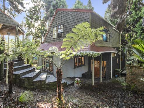 208 Woodlands Park Road, Titirangi