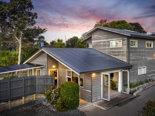11 Deane Avenue, Titirangi