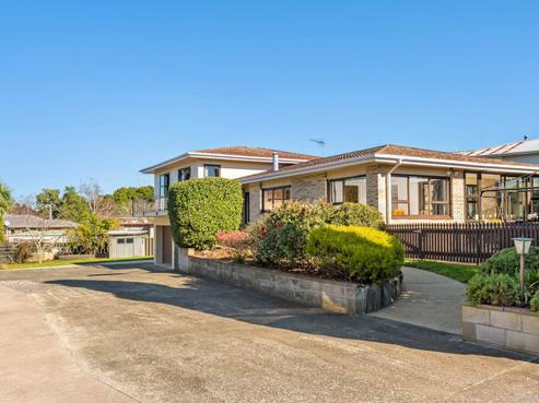 8 Barnhill Crescent, Pahurehure