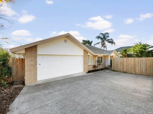 2/236 Cascades Road, Botany Downs