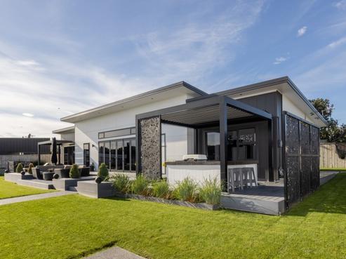 33 Pohutukawa Drive, Eskdale