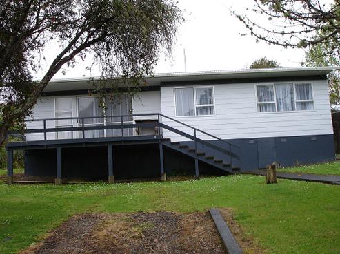 2 Grants Avenue, Russell