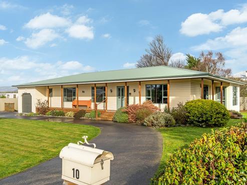 10 Tait Crescent, Featherston