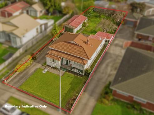 374 Botanical Road, West End