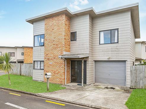 3 Clarrie Wills Way, Otara