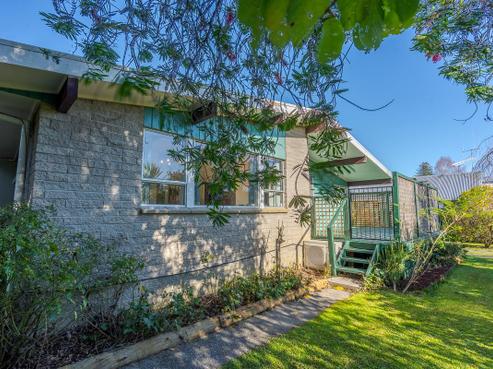 6 Housman Place, Leamington