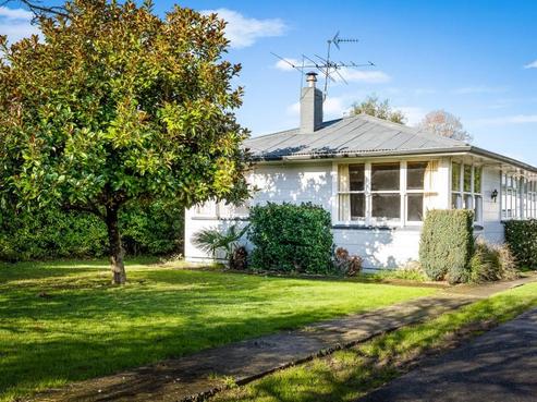 12 Hector Grove, Trentham