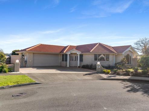 5 Strawberry Grove, Richmond