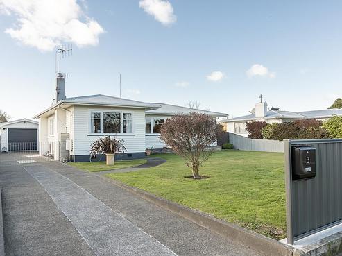 3 Trinity Crescent, Pirimai