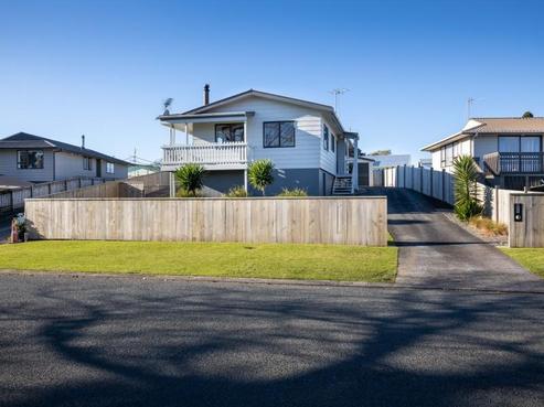 16 Aratapu Street, Waitara
