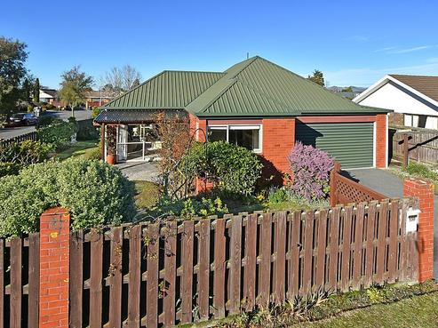 136 Racecourse Road, Sockburn