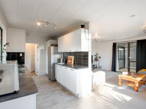 32 Plowman Crescent, Onekawa
