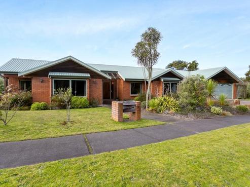 5 Larchwood Grove, Rangatira Park