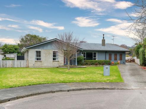 8 Paretai Grove, Waikanae