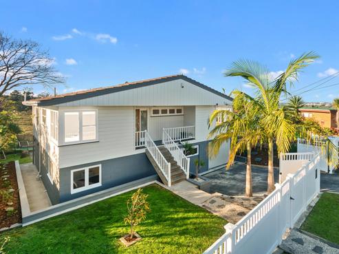 100 Tiroroa Avenue, Te Atatu South