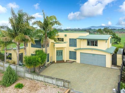 25 Highgrove Drive, Grandview Heights