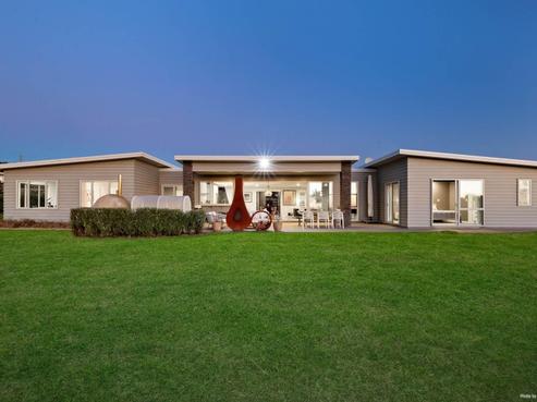 12 Lawrence Carter Drive, Bombay