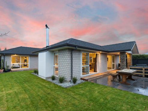 24 Blackadder Road, Pegasus