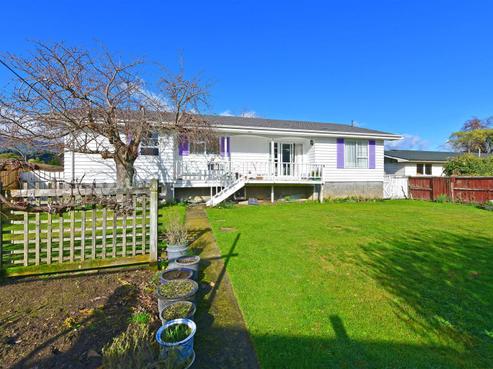 79 California Drive, Totara Park