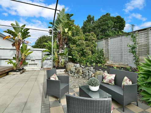 4 Roberts Road, Matakatia