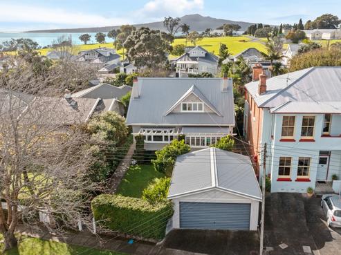 14 North Avenue, Narrow Neck