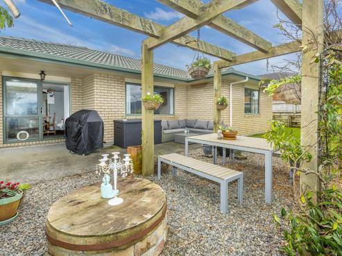 32 Percy Kinsman Crescent, Riverstone Terraces
