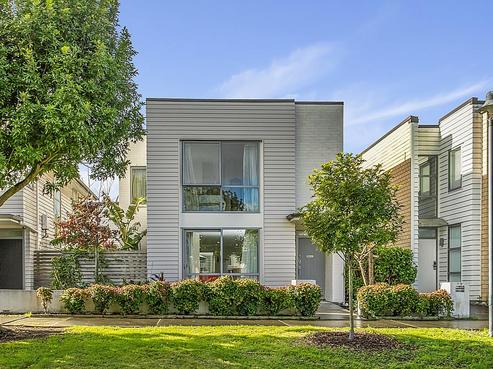 21 Phar Lap Crescent, Takanini