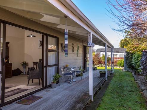 5B Clifton Avenue, Carterton